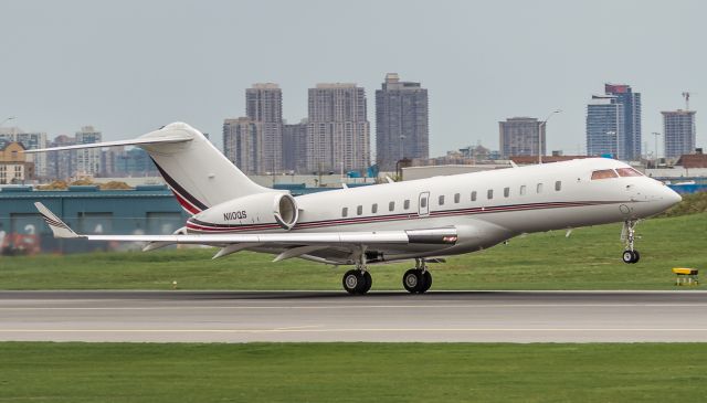 Global 5000 N110QS