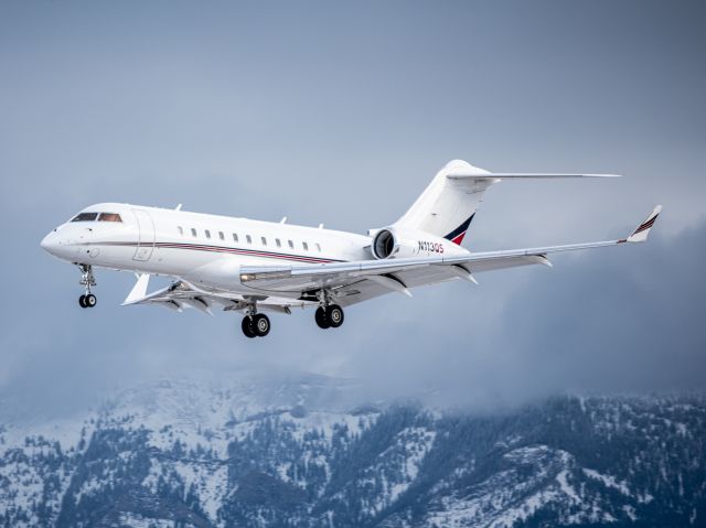 Global 5000 N113QS