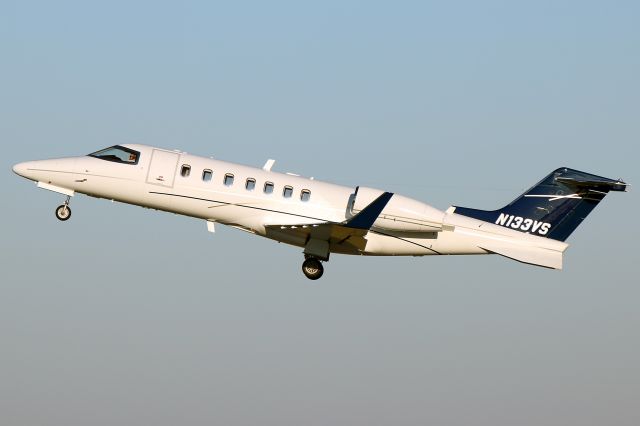 Lear 45 N133VS