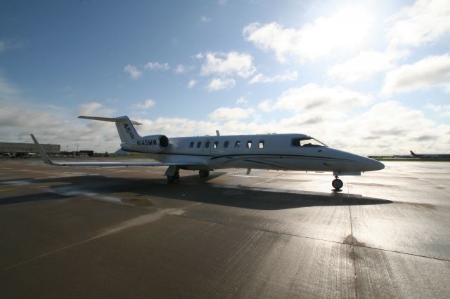 Learjet 45 N145MW