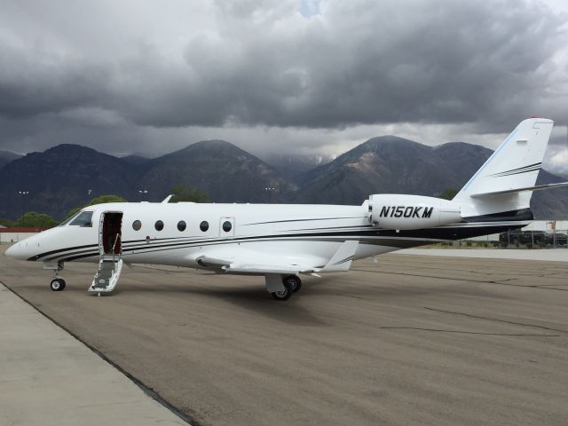 Falcon 900B N150KM