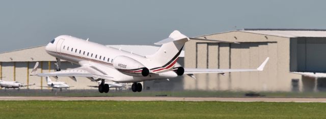 Global Express / 5000 N150QS