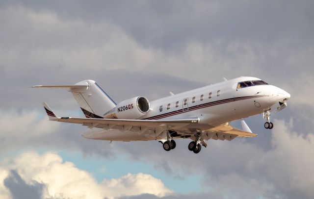 Challenger 604 N206QS