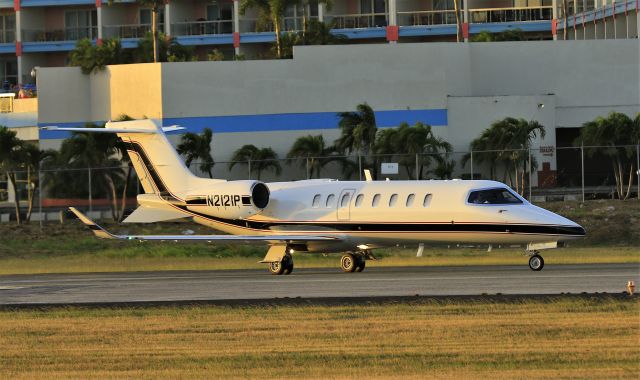 Lear 75 N2121P