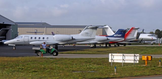 Lear 35 N235LJ