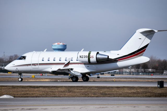 Challenger 604 N235QS