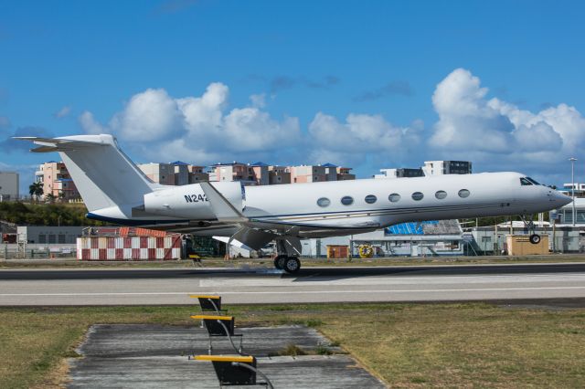 Gulfstream G550 N242GM