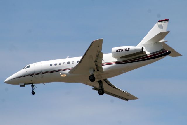 Challenger 604 N251QS