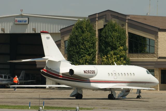 Challenger 604 N262QS