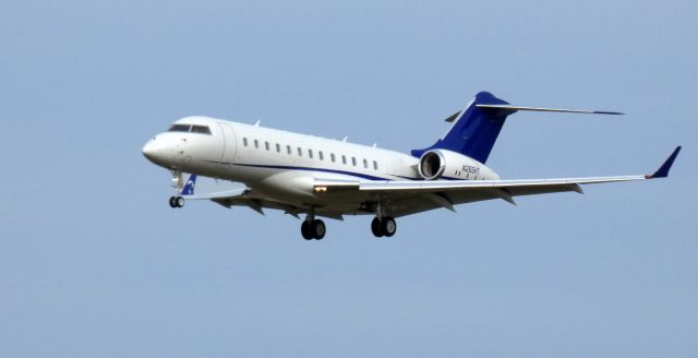 Global Express / 5000 N265HT