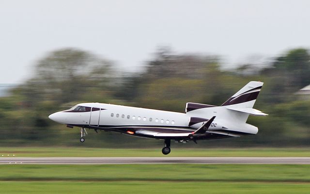 Falcon 900B N28DC