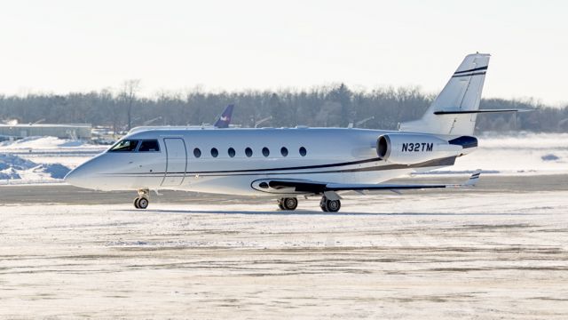 Gulfstream G450 N32TM