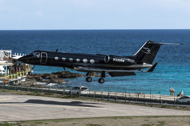 Gulfstream GIV N330RW