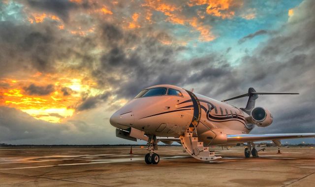 Challenger 300/350 N332AR