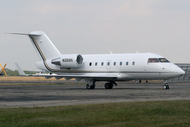 Challenger 604 N359V