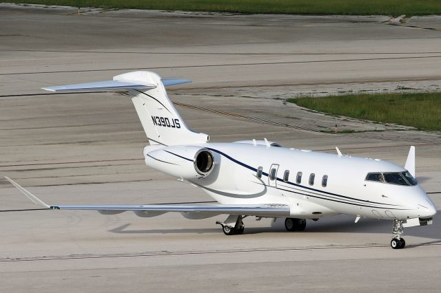 Challenger 300/350 N390JS