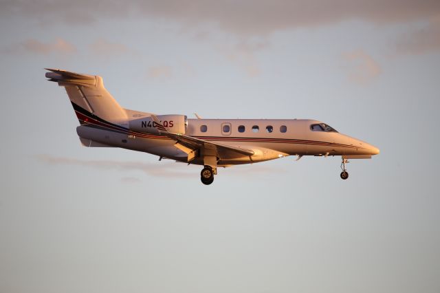Phenom 300 N404QS
