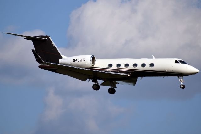 Gulfstream G400 N451FX