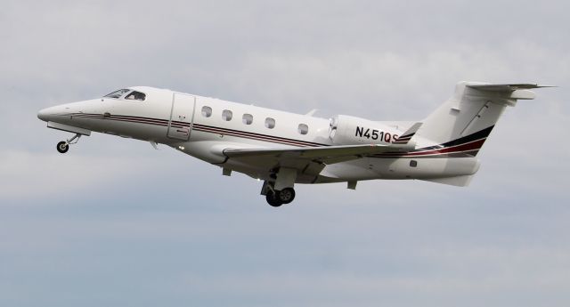 Phenom 300 N451QS