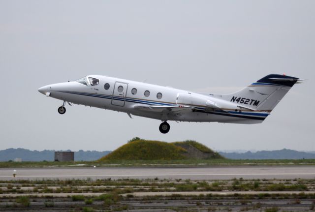 Beechjet 400A N452TM