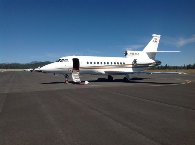 Falcon 900B N454AJ