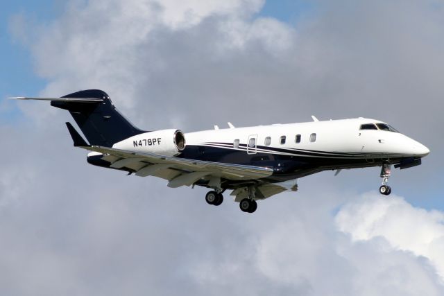 Challenger 300/350 N479PF