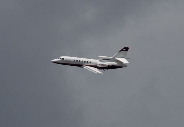 Falcon 50 N496ED