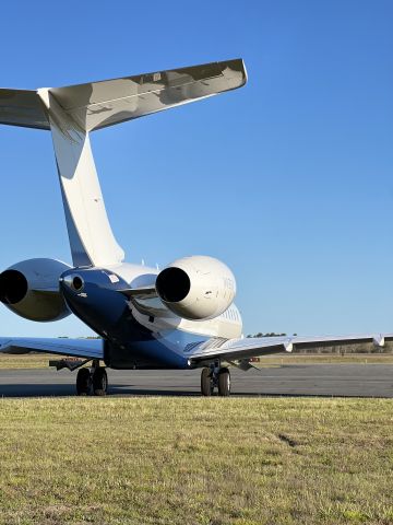 Global Express / 5000 N496X