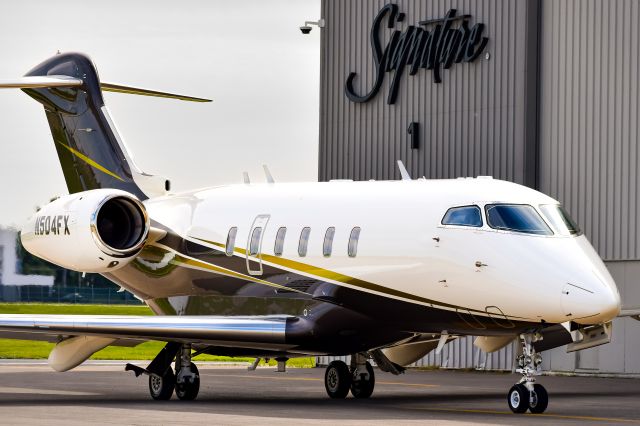 Challenger 300/350 N504FX