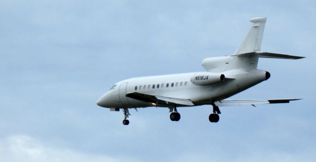 Falcon 900B N516JA