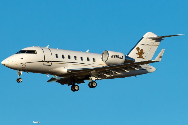 Challenger 604 N518JA