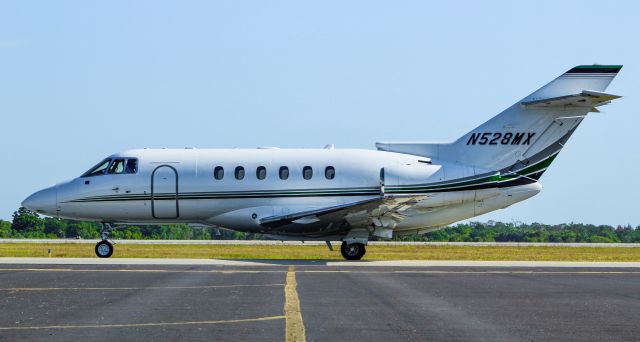 Hawker 800XP N528MX