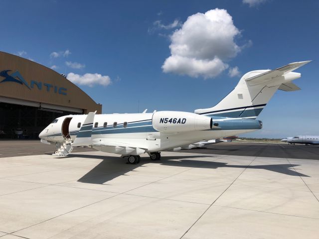 Challenger 300/350 N546AD