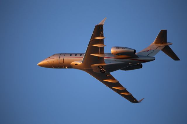 Challenger 300/350 N551XJ