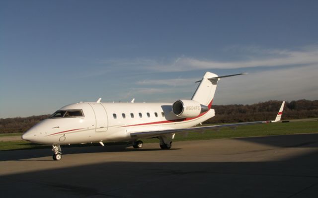 Challenger 604 N604FS