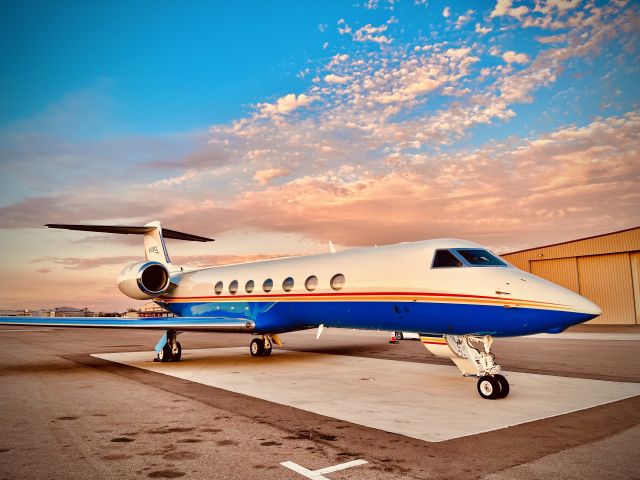 Gulfstream G550 N608CL