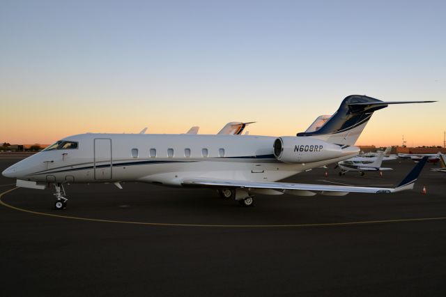 Challenger 300/350 N608RP
