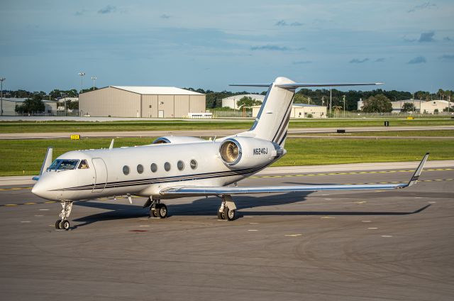 Gulfstream GIV N624GJ