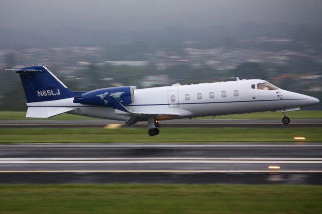 Learjet 60 N65LJ