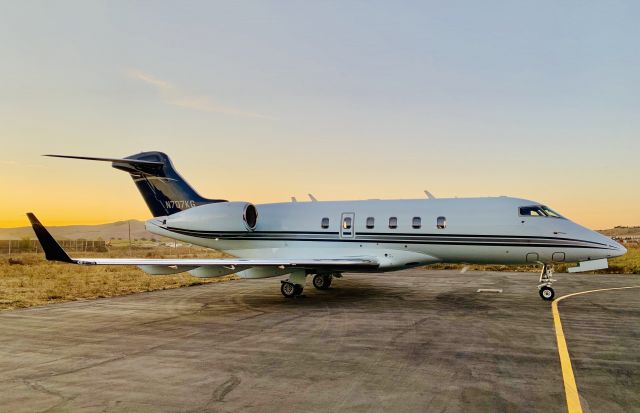 Challenger 300/350 N707KG