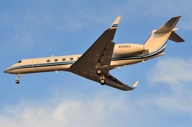 Gulfstream GV N709AA