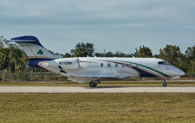 Challenger 300/350 N712BH