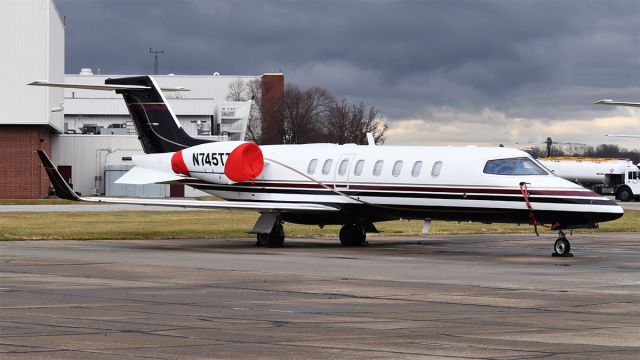 Learjet 45 N745TT