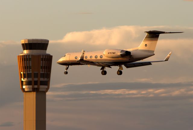 Gulfstream GIV N757MC