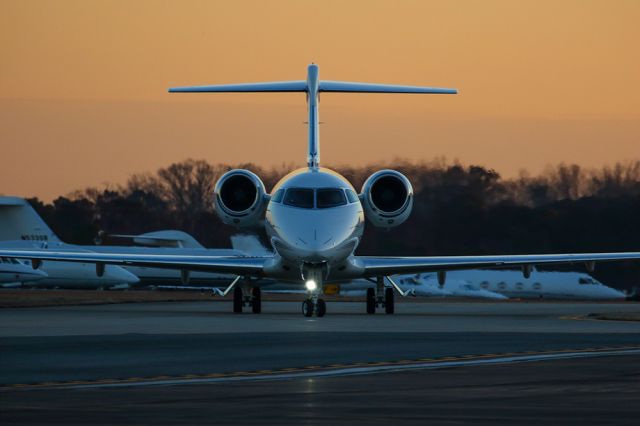 Challenger 300/350 N758QS