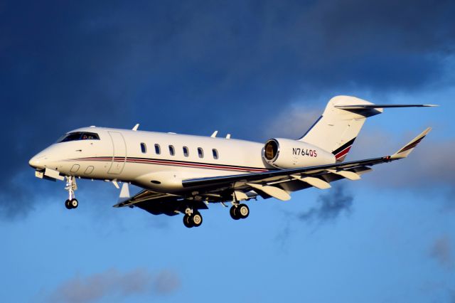 Challenger 300/350 N764QS