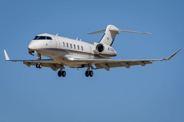 Challenger 300/350 N772QS