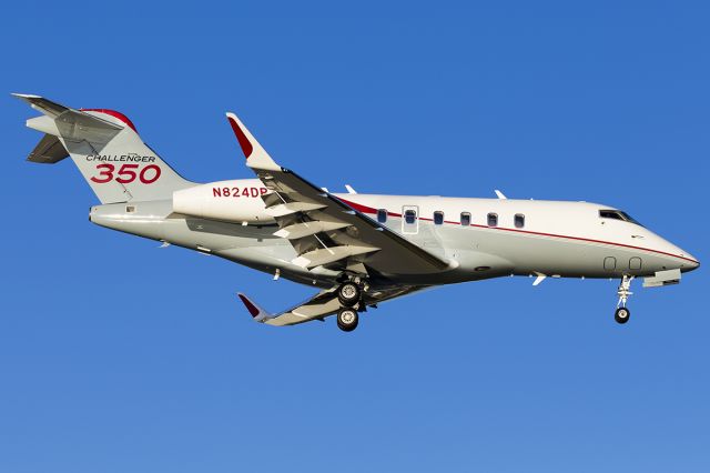 Challenger 300/350 N824DP