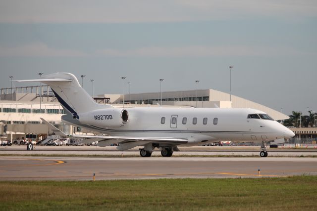 Challenger 300/350 N827DD