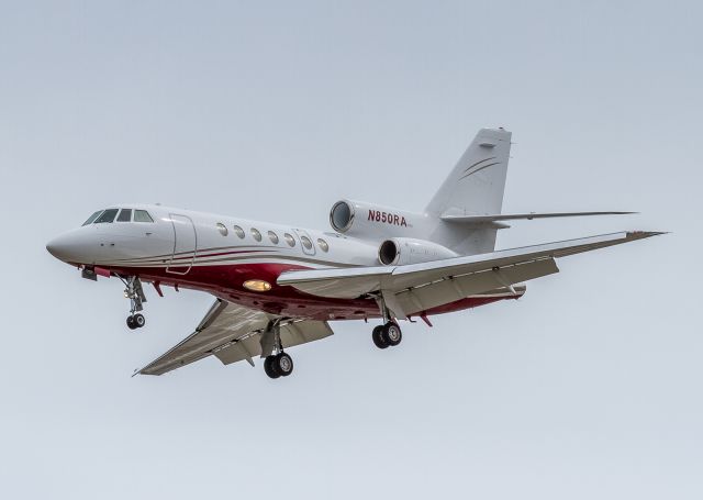 Falcon 50 N850RA